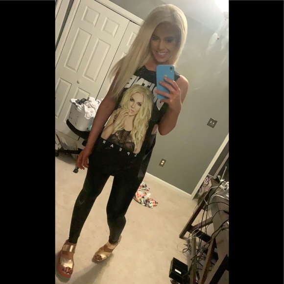 Meet your Posher, Amber - Picture 12 of 15